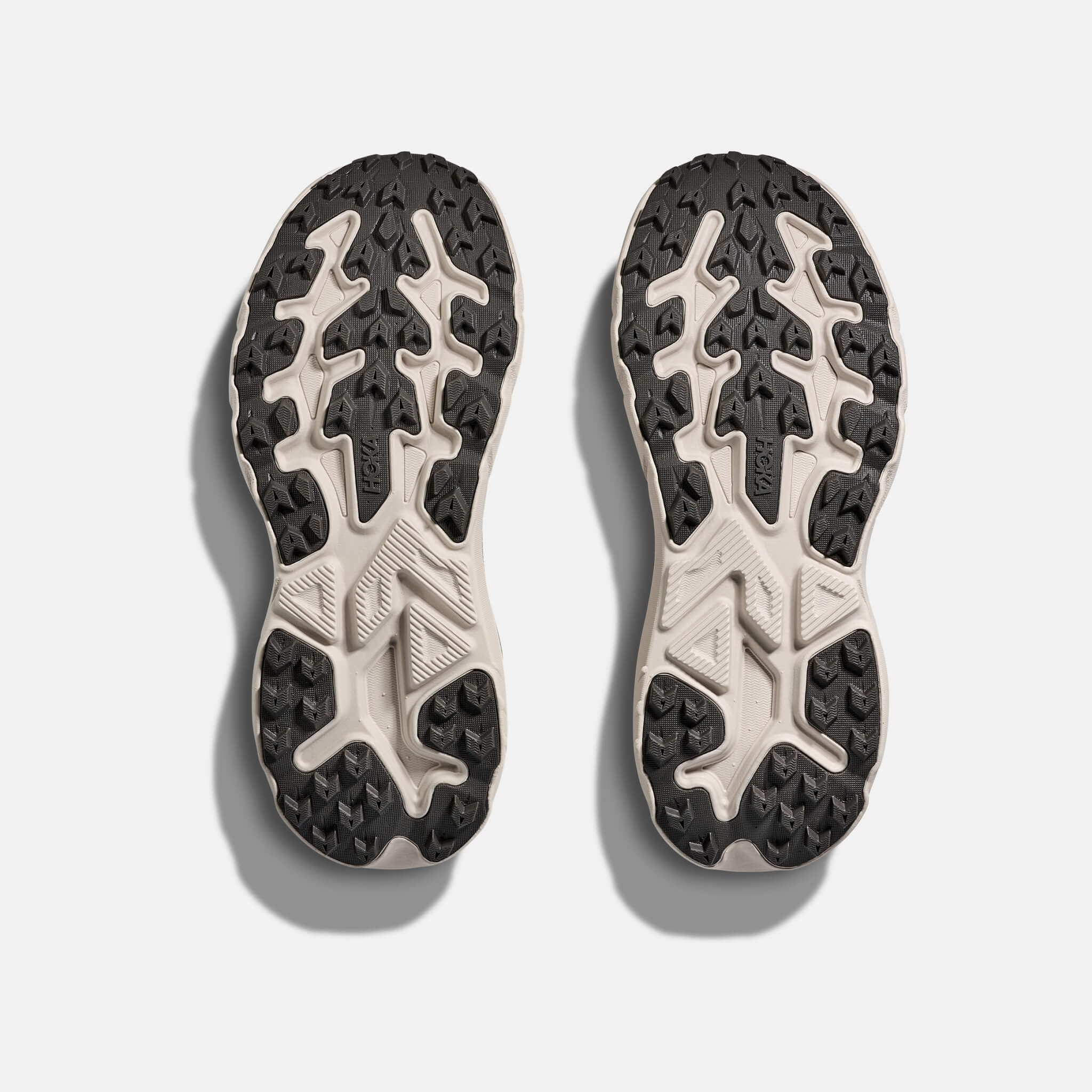 Hoka Challenger 8 Stucco/Asphalt Grey