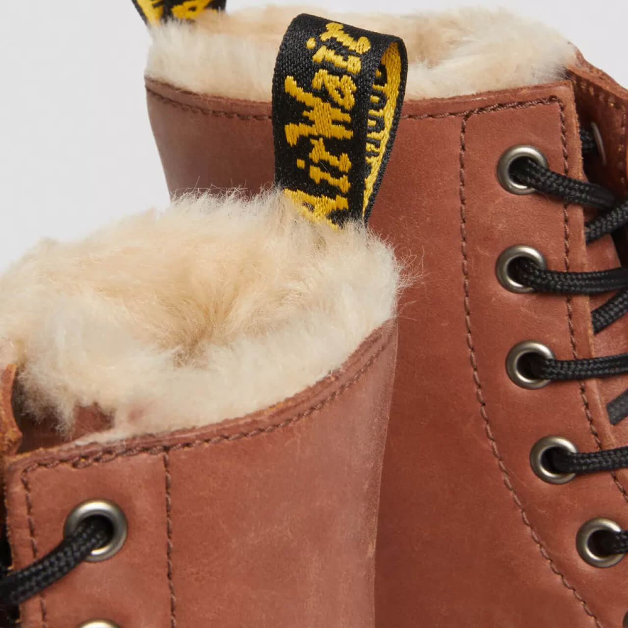 Dr. Martens 1460 Serena