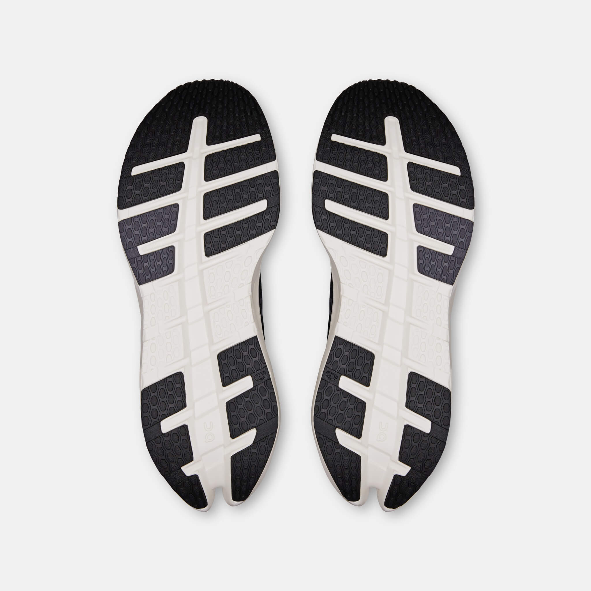 On Cloudrunner 3 Black/Ivory