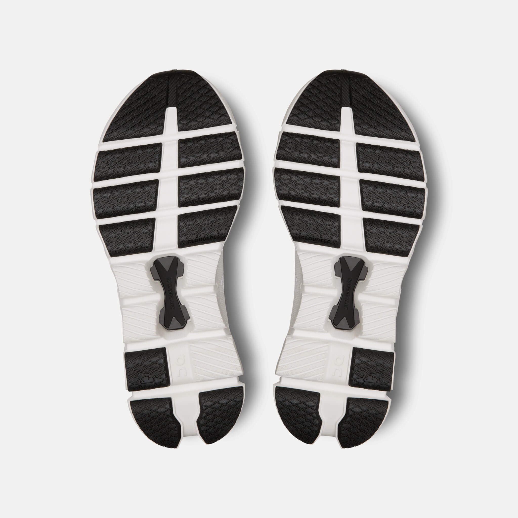 On Cloud X 4 Ivory/Black