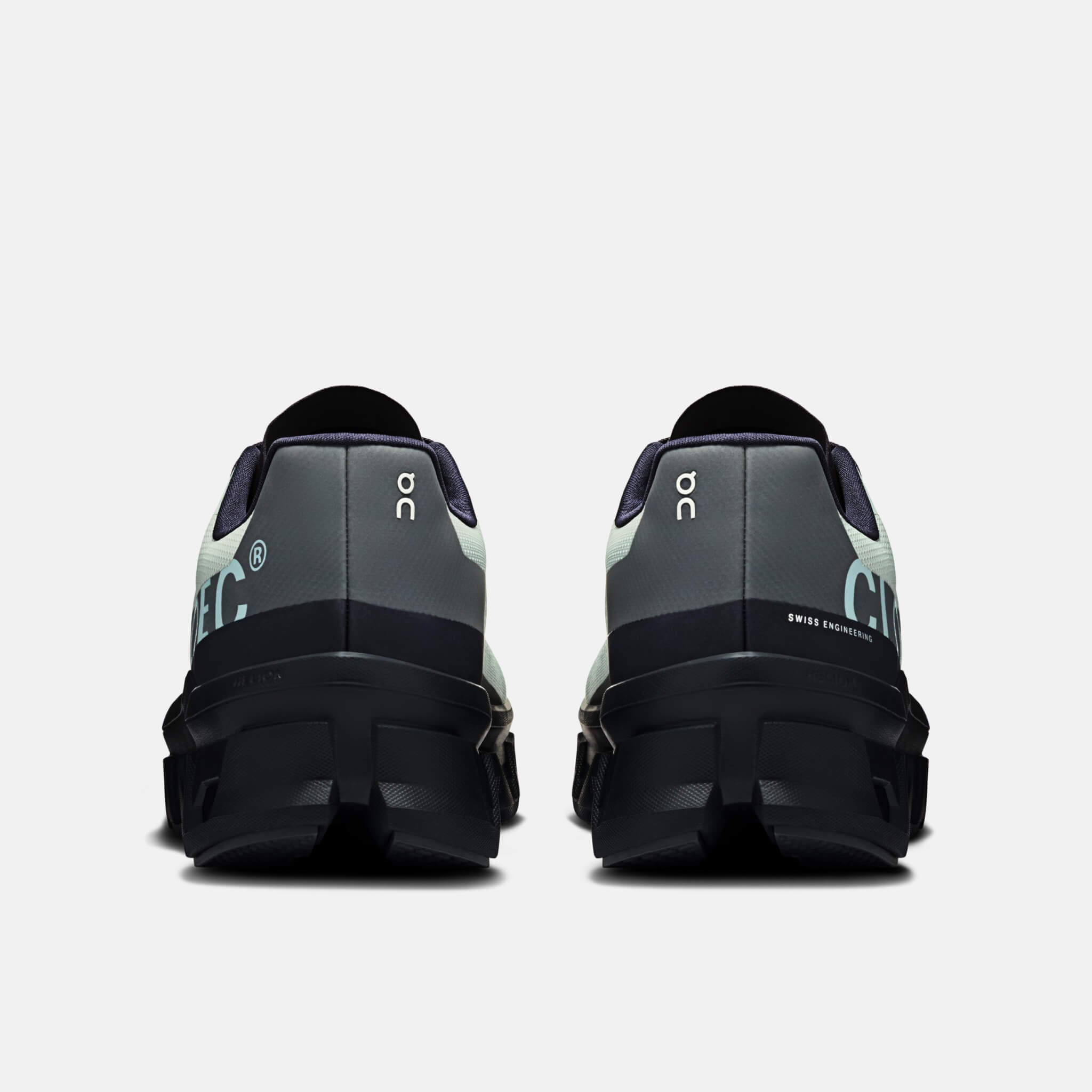 On Cloudmonster Glacier/Black